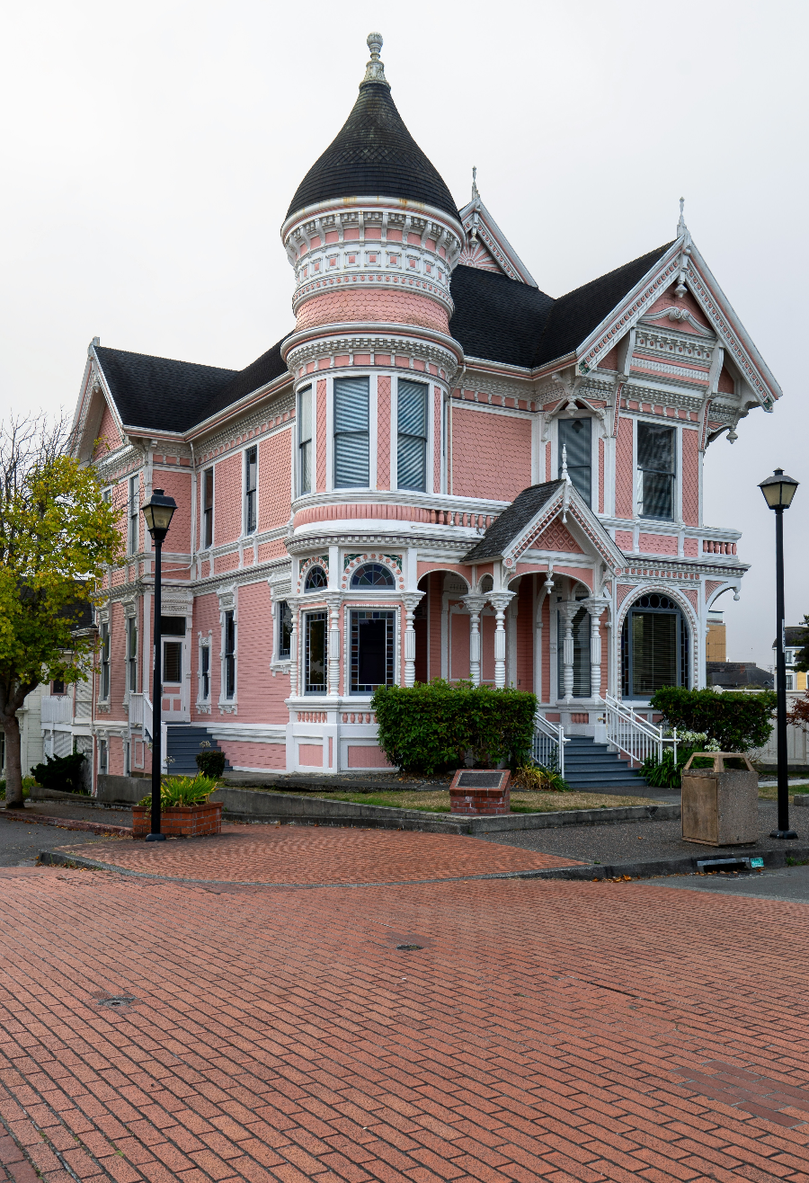 Main Image Supporting the Content of THE VENABLE MANSION MURDERS